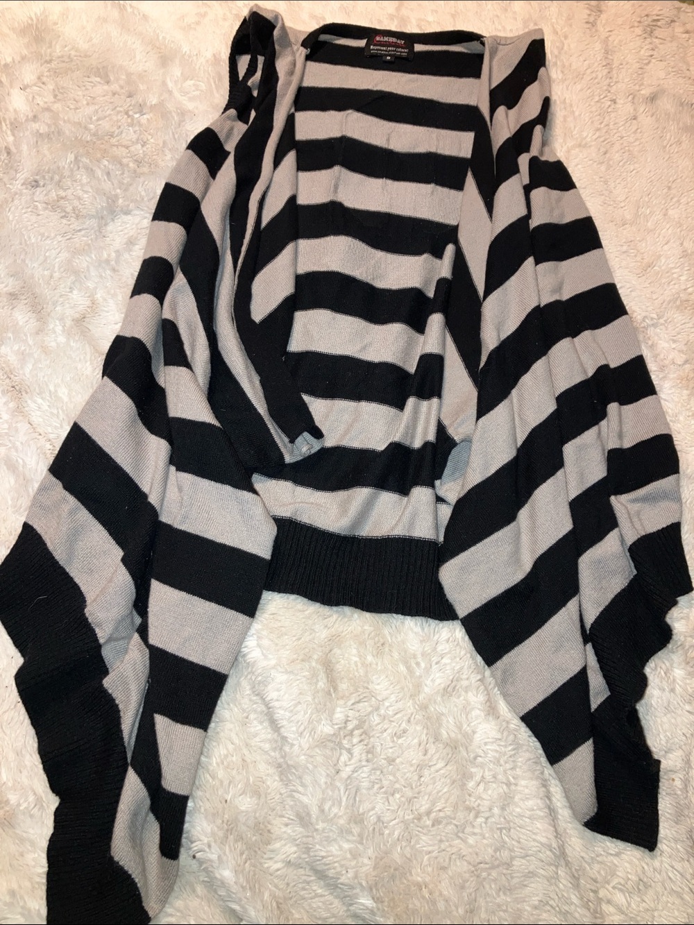 Women's Black and Gray Striped Open-Front Cardigan Shrug